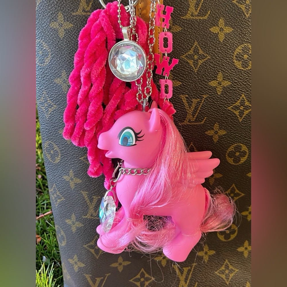 Pink Pony Pegasus Bag Chain - Picture 16 of 17